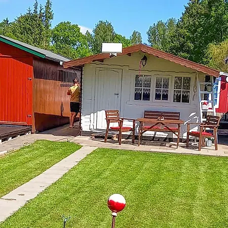 مكان تخييم Camping Gluck An Der Peene